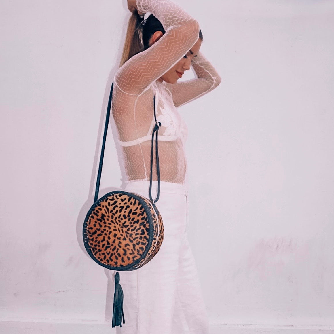 Circle Cowhide - Saudara