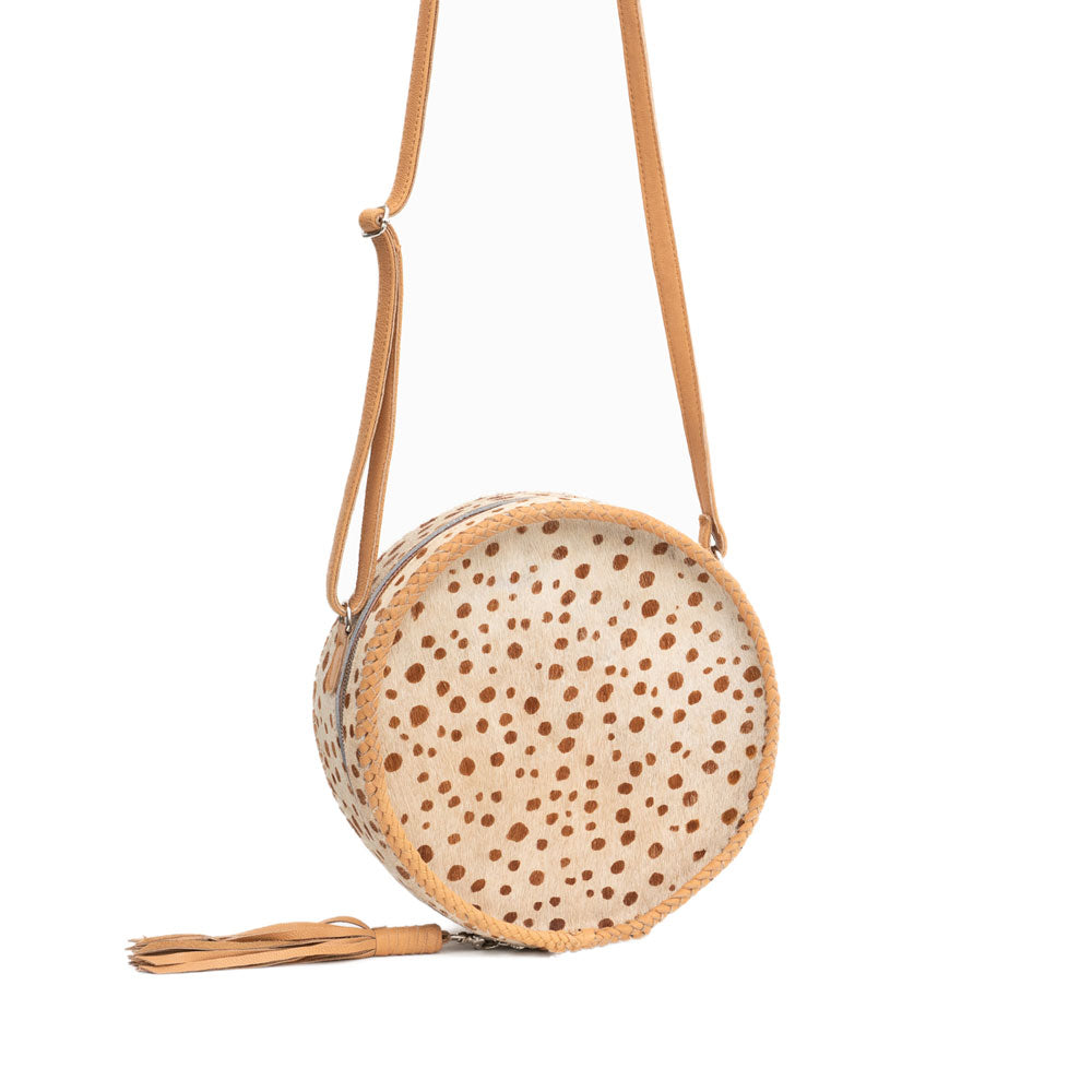 Circle Cowhide - Saudara